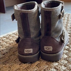 Girls Ugg ankle boots
